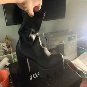 Brand new size 10 lamoda trouble maker